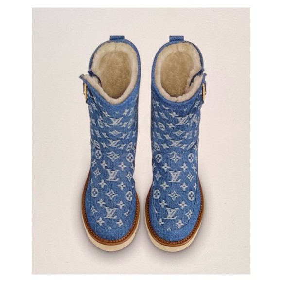 Louis Vuitton X Nigo - LV Cosy Boot in Navy Blue Denim and Shearling - Picture 2 of 14